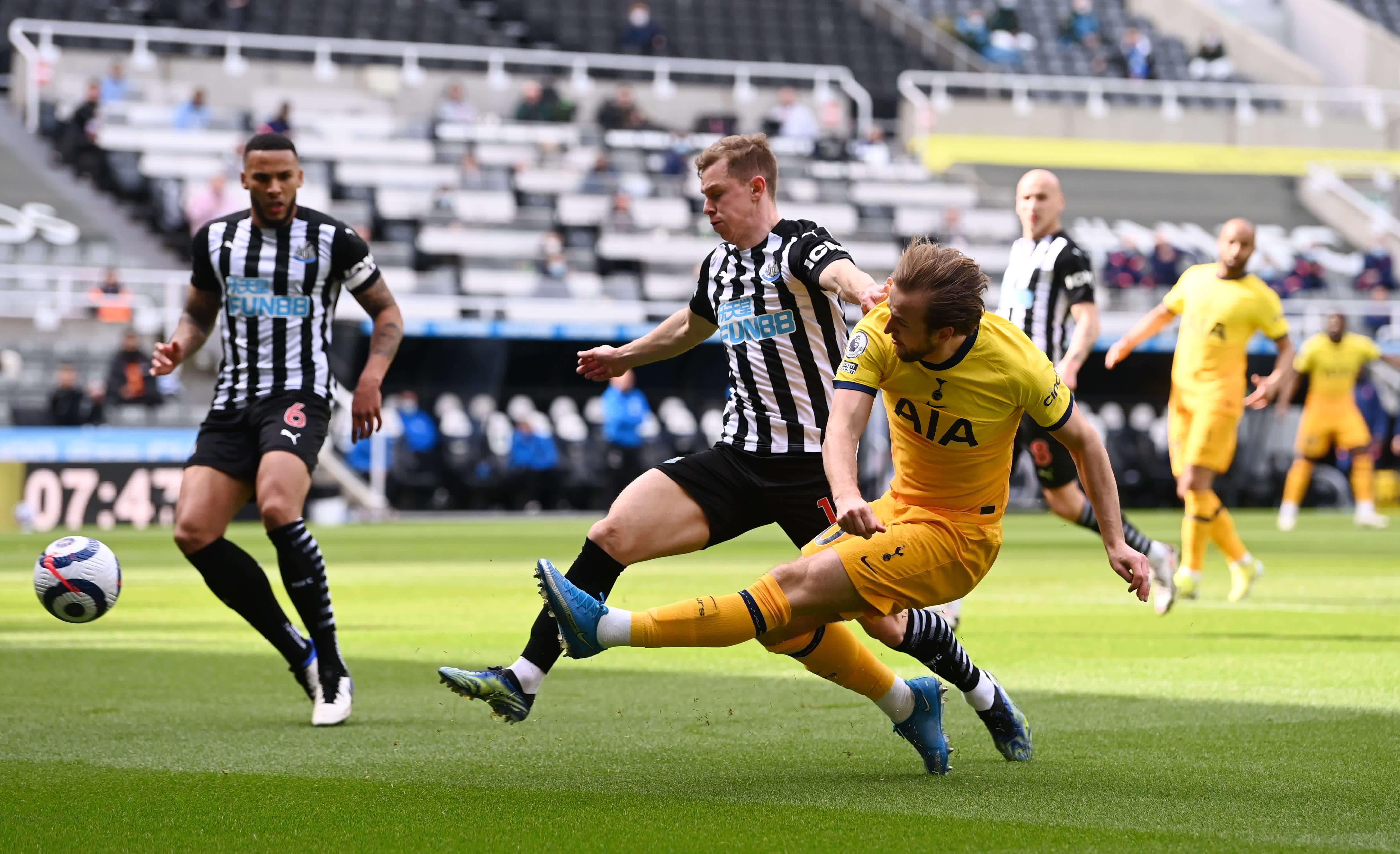 尽管萨勒尼 尽管萨勒尼