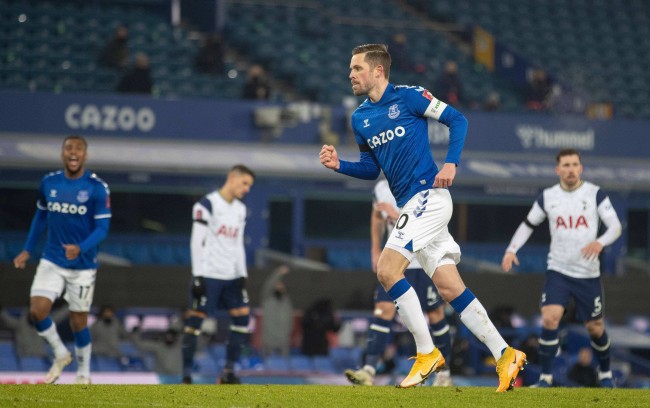 更是看到利 更是看到利